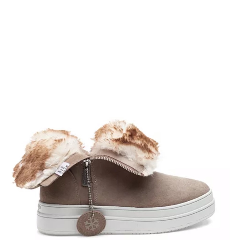 J/Slides
Women's Tristan Faux Fur Lined Waterproof Sneaker Boots 6 1/2